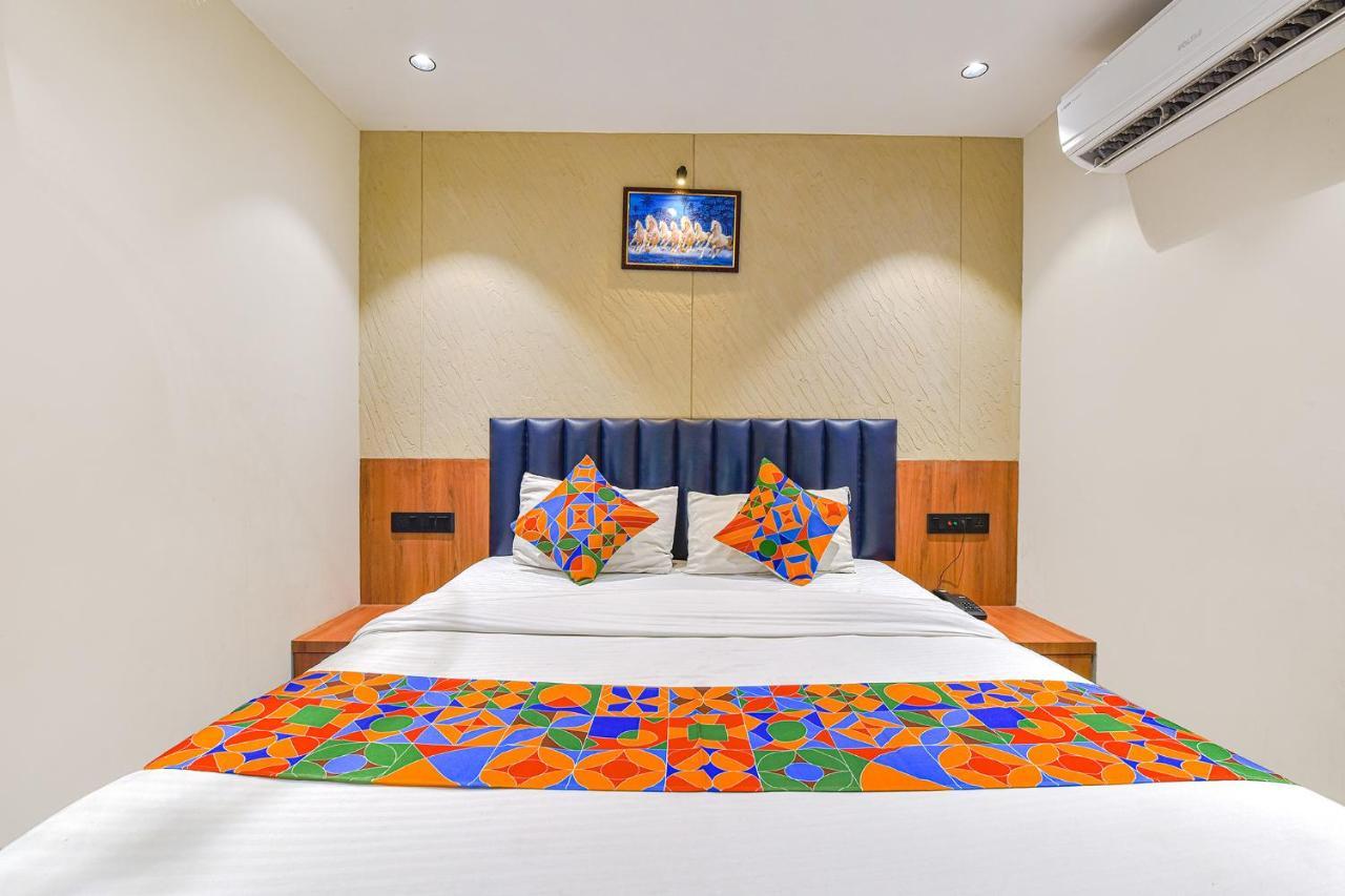 Fabhotel Udhna Inn, Near Udhna Junction スーラト エクステリア 写真
